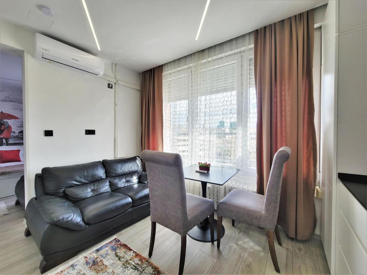 Cozy Apartment In Prishtine Bagian luar foto